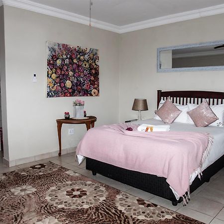 Dei Gratia Guest House Мусина Экстерьер фото